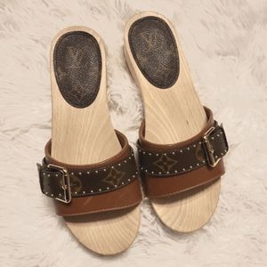 Louis Vuitton Brown Monogram Buckle Wood-Effect Slide Sandals
